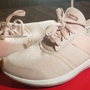 New Balance Womens Shoes